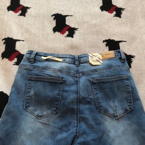 Denim Blvd Medium washes distressed fishnet jeans - Picture 4 of 4